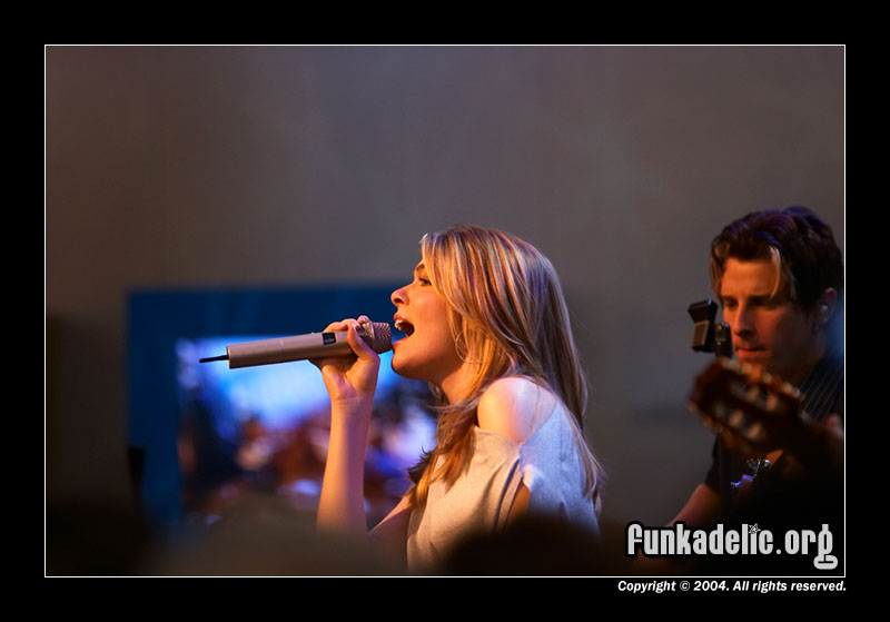 LeAnne Rimes in the Sirius booth