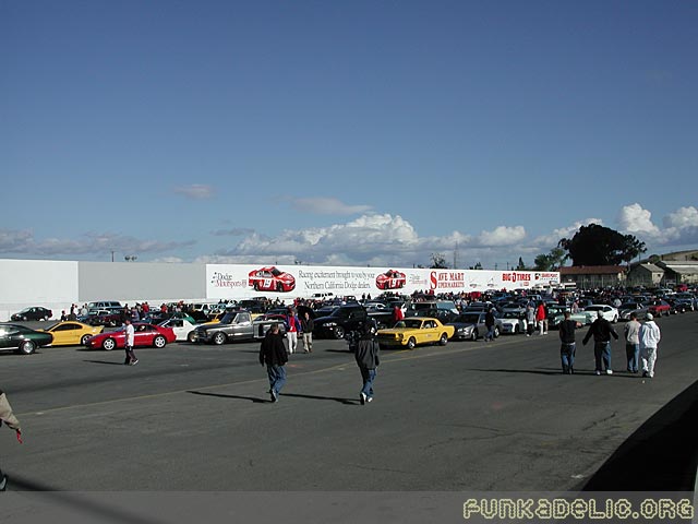 400 cars came to race + a lot of spectators