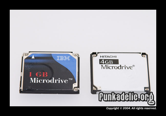 My old 1GB IBM microdrive next to the Hitachie 4GB microdrive (frontside)